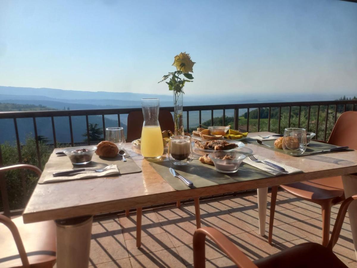 La Terrazza In Collina Acomodação com café da manhã Cavalo Exterior foto